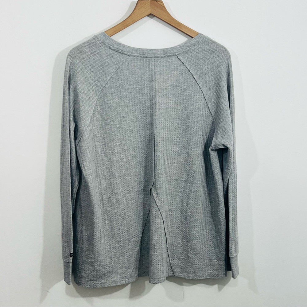 Calvin Klein Jeans V Neck Pullover Long Sleeve Knit Sweater Top Size XL - Picture 4 of 5